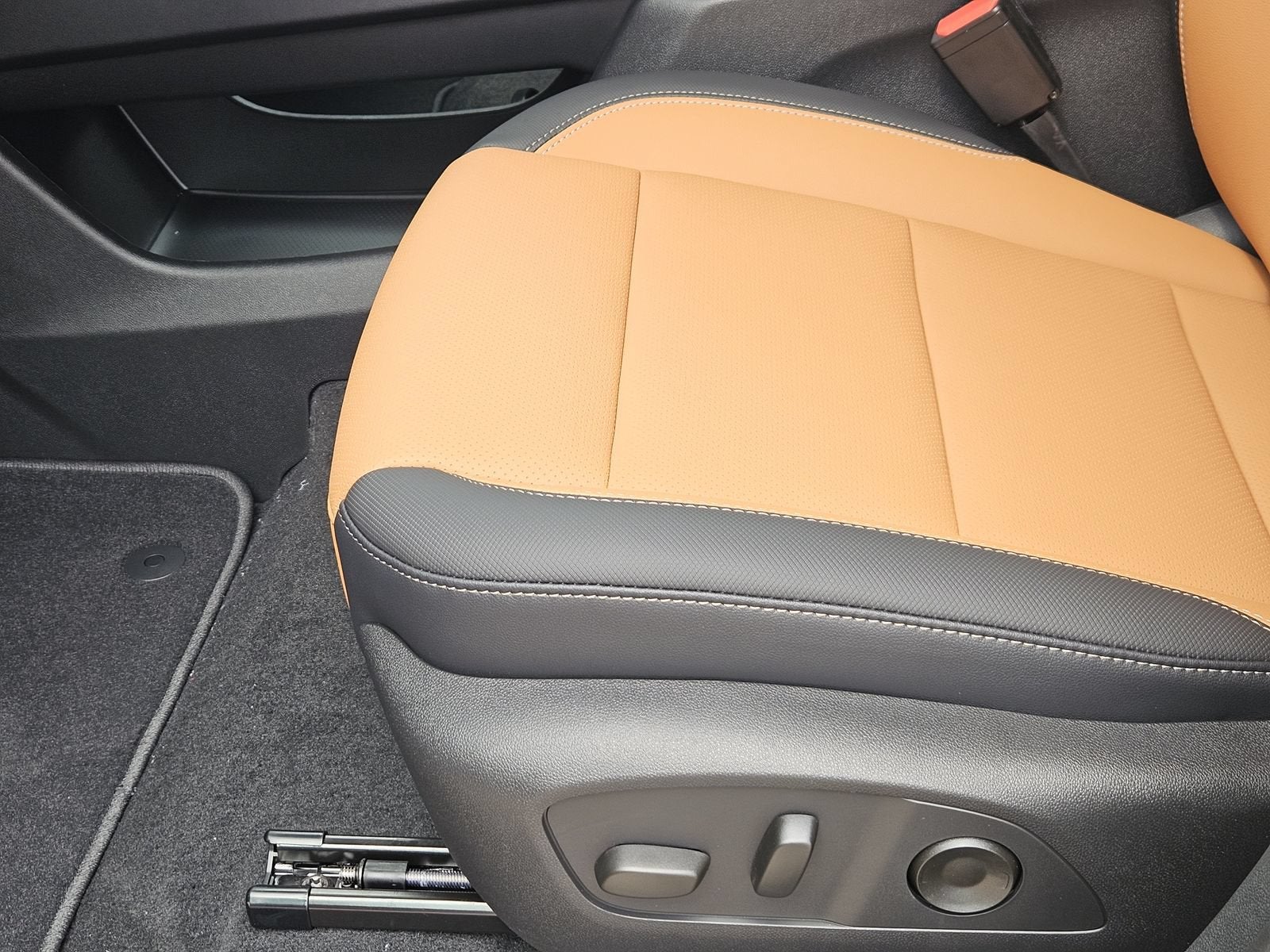2027 Chevrolet Traverse Z71 - Photo 25