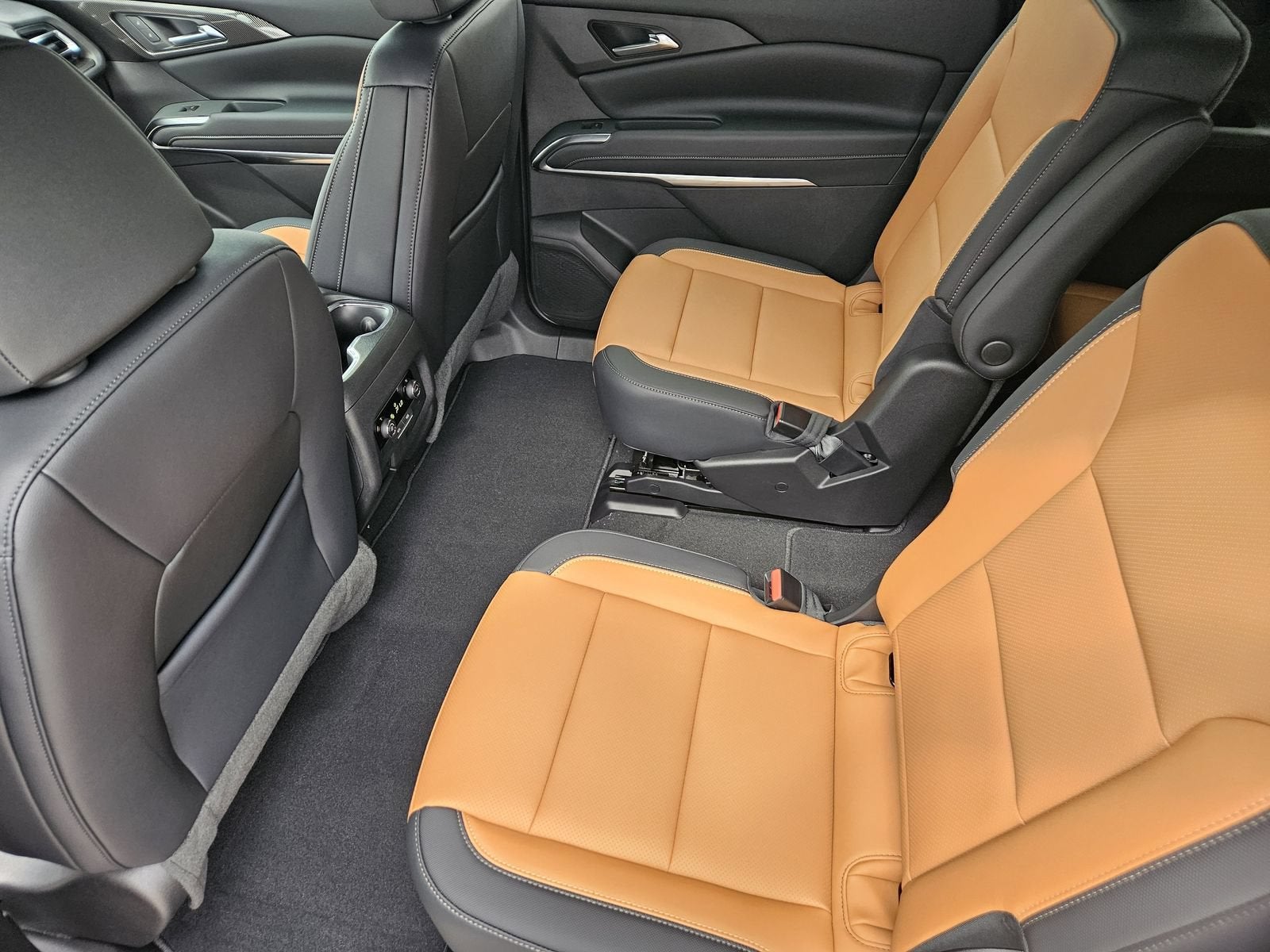 2027 Chevrolet Traverse Z71 - Photo 26