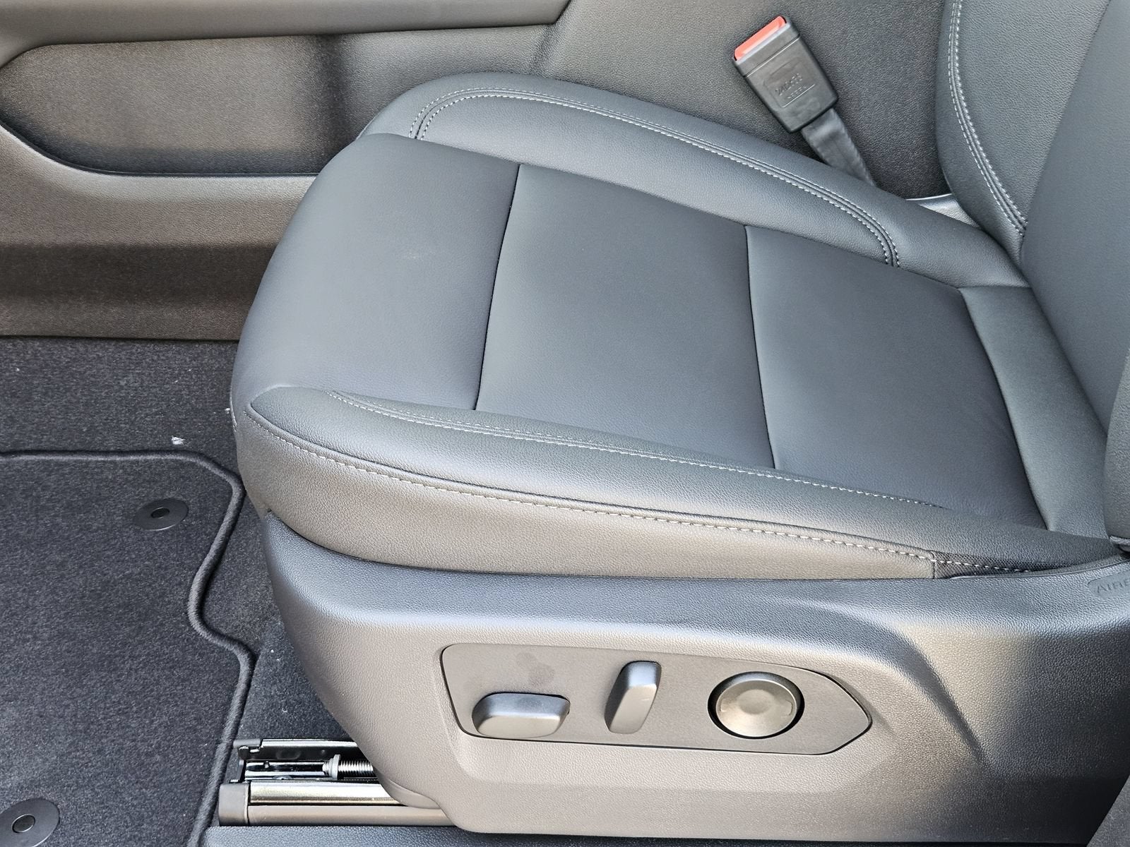 2026 Chevrolet Tahoe LT - Photo 25