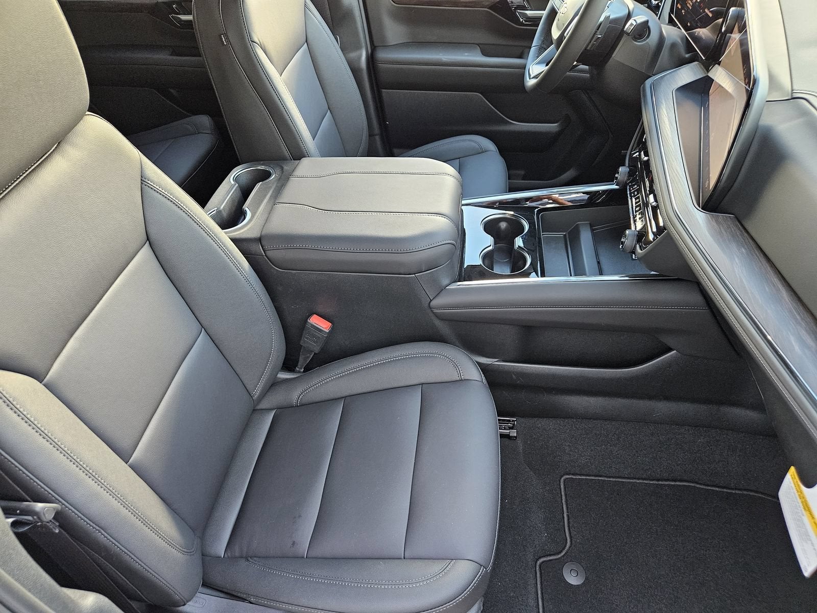 2026 Chevrolet Tahoe Z71 - Photo 16