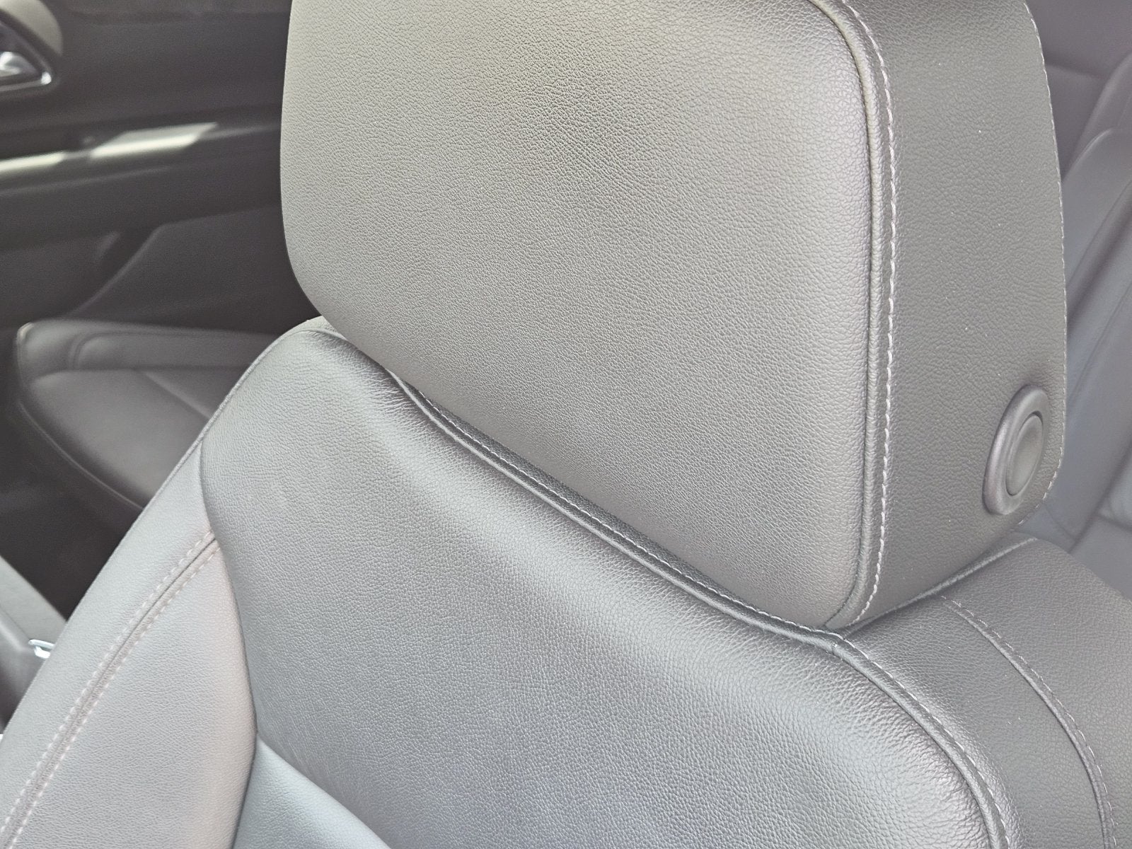 2022 Chevrolet Suburban Z71 - Photo 17