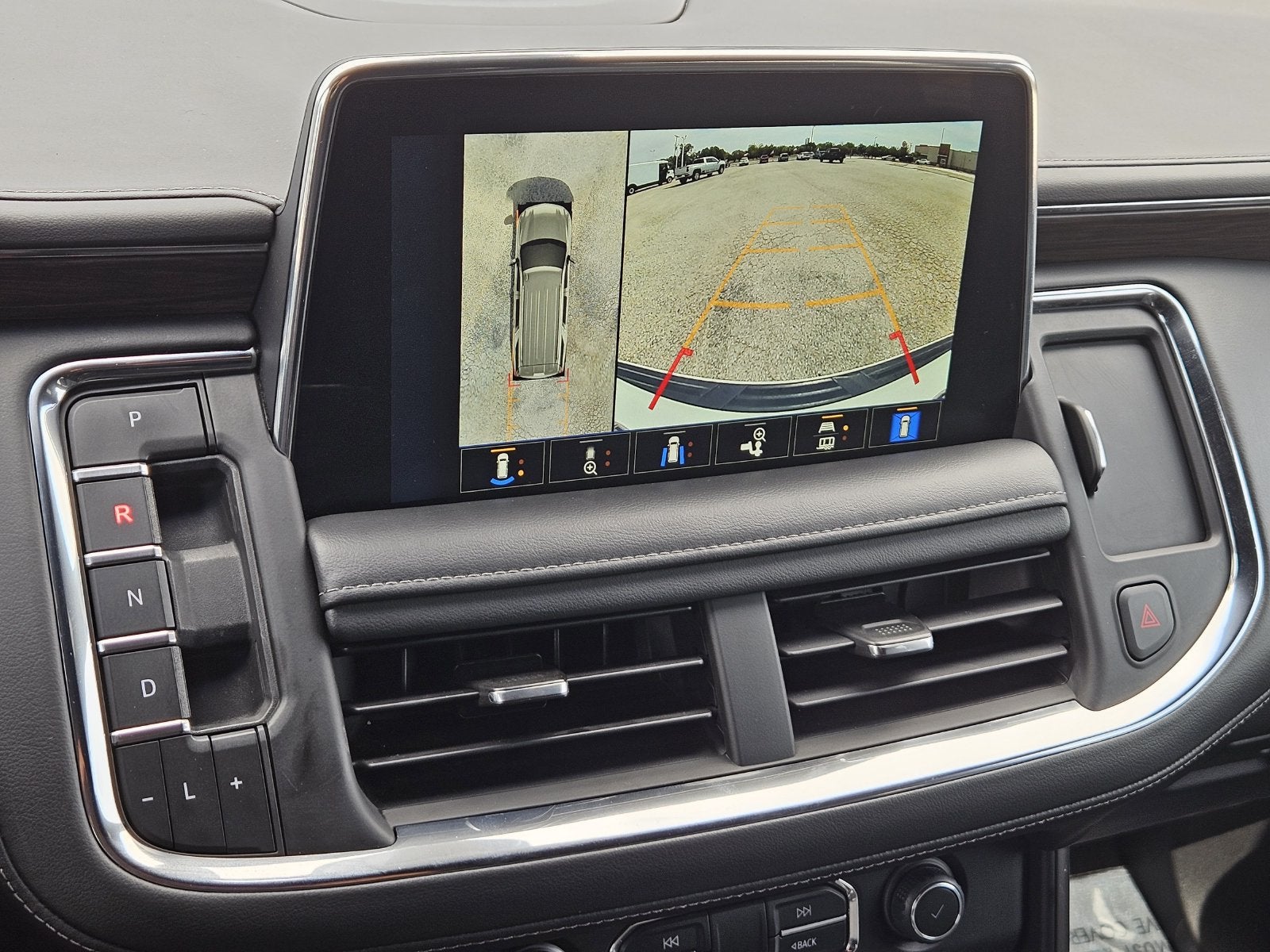 2022 Chevrolet Suburban Z71 - Photo 20