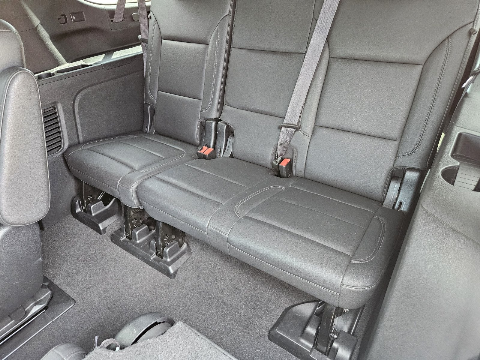 2022 Chevrolet Suburban Z71 - Photo 31