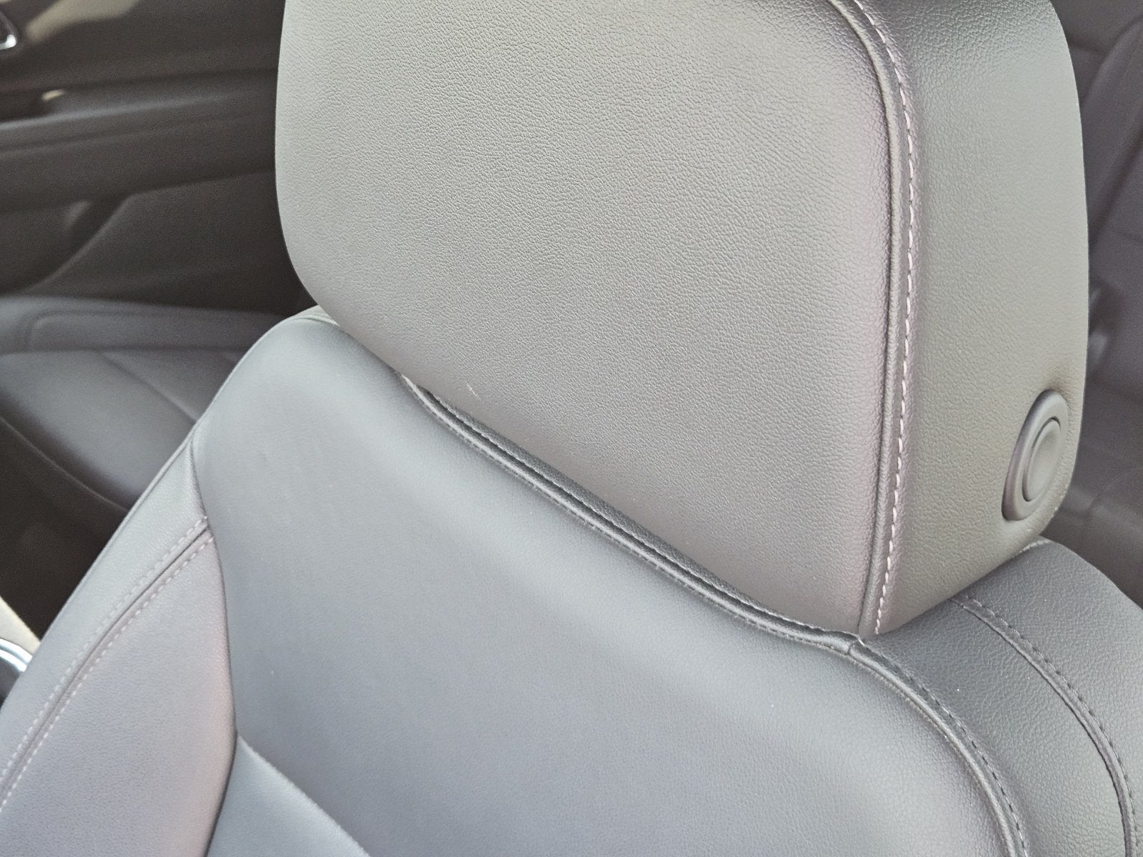 2024 Chevrolet Suburban Z71 - Photo 19