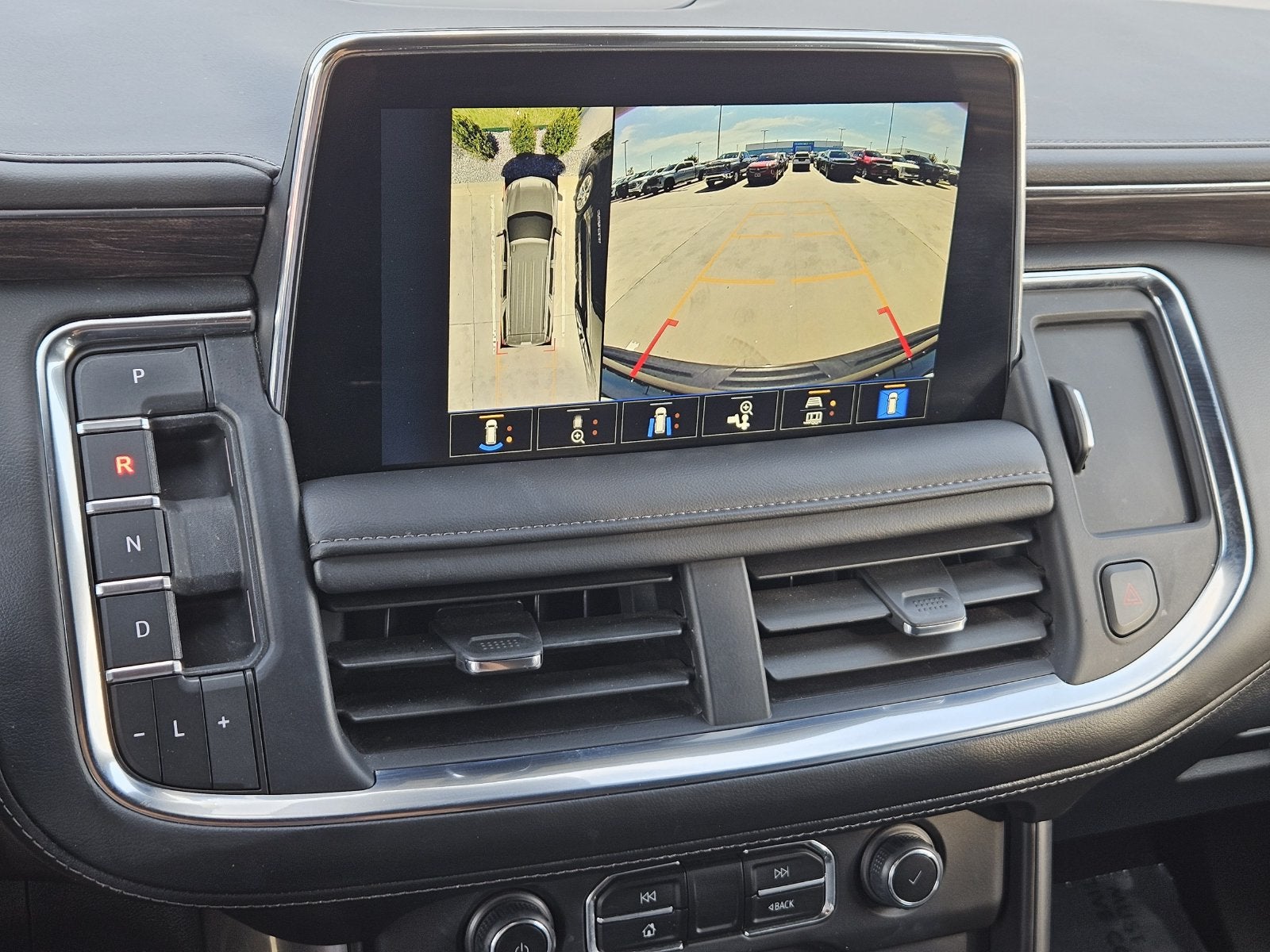 2024 Chevrolet Suburban Z71 - Photo 22