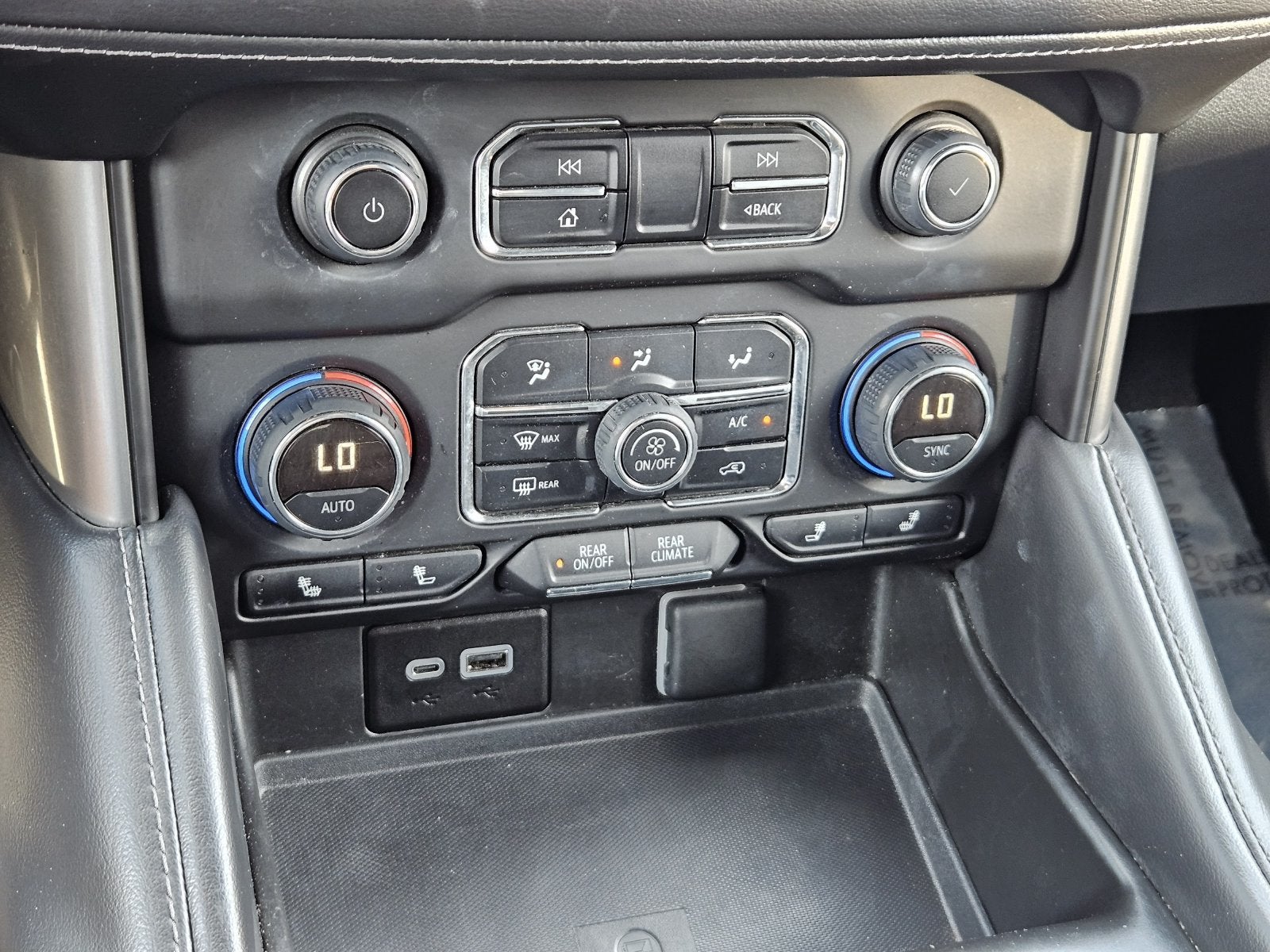 2024 Chevrolet Suburban Z71 - Photo 23