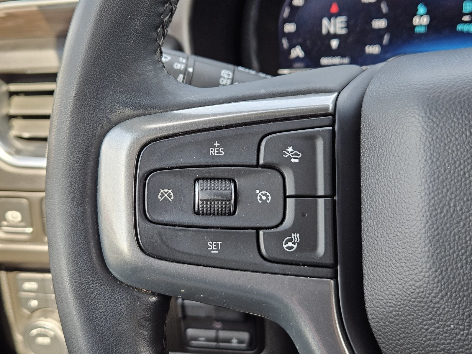 2024 Chevrolet Suburban Z71 - Photo 26