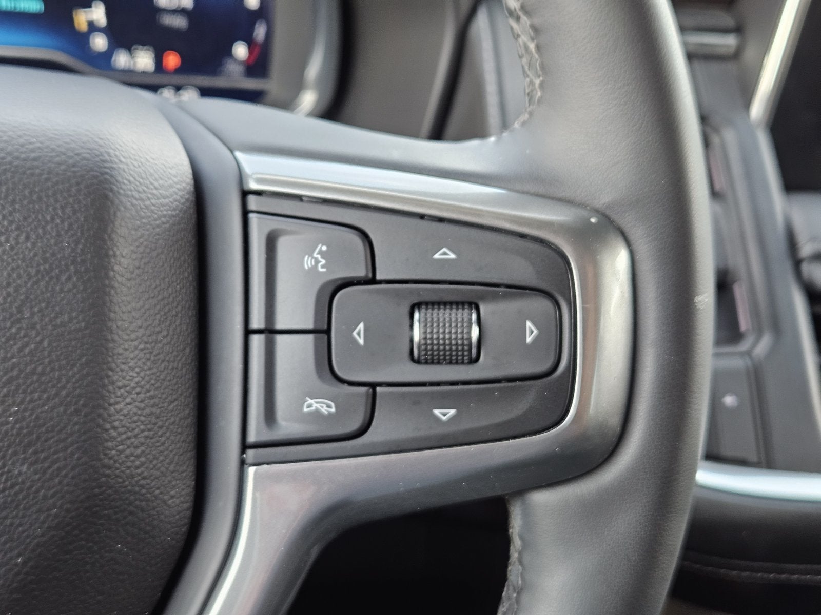 2024 Chevrolet Suburban Z71 - Photo 27
