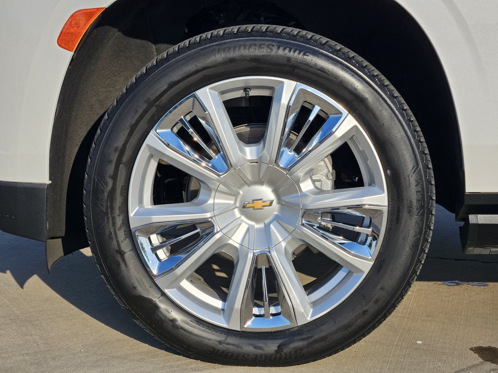 2023 Chevrolet Suburban High Country - Photo 13