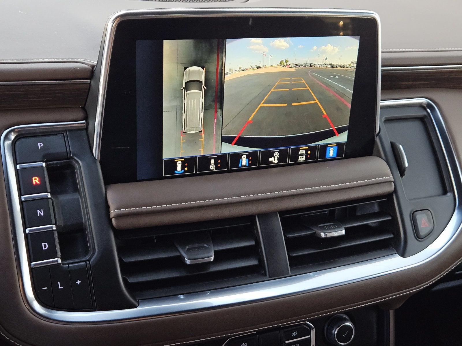 2023 Chevrolet Suburban High Country - Photo 22