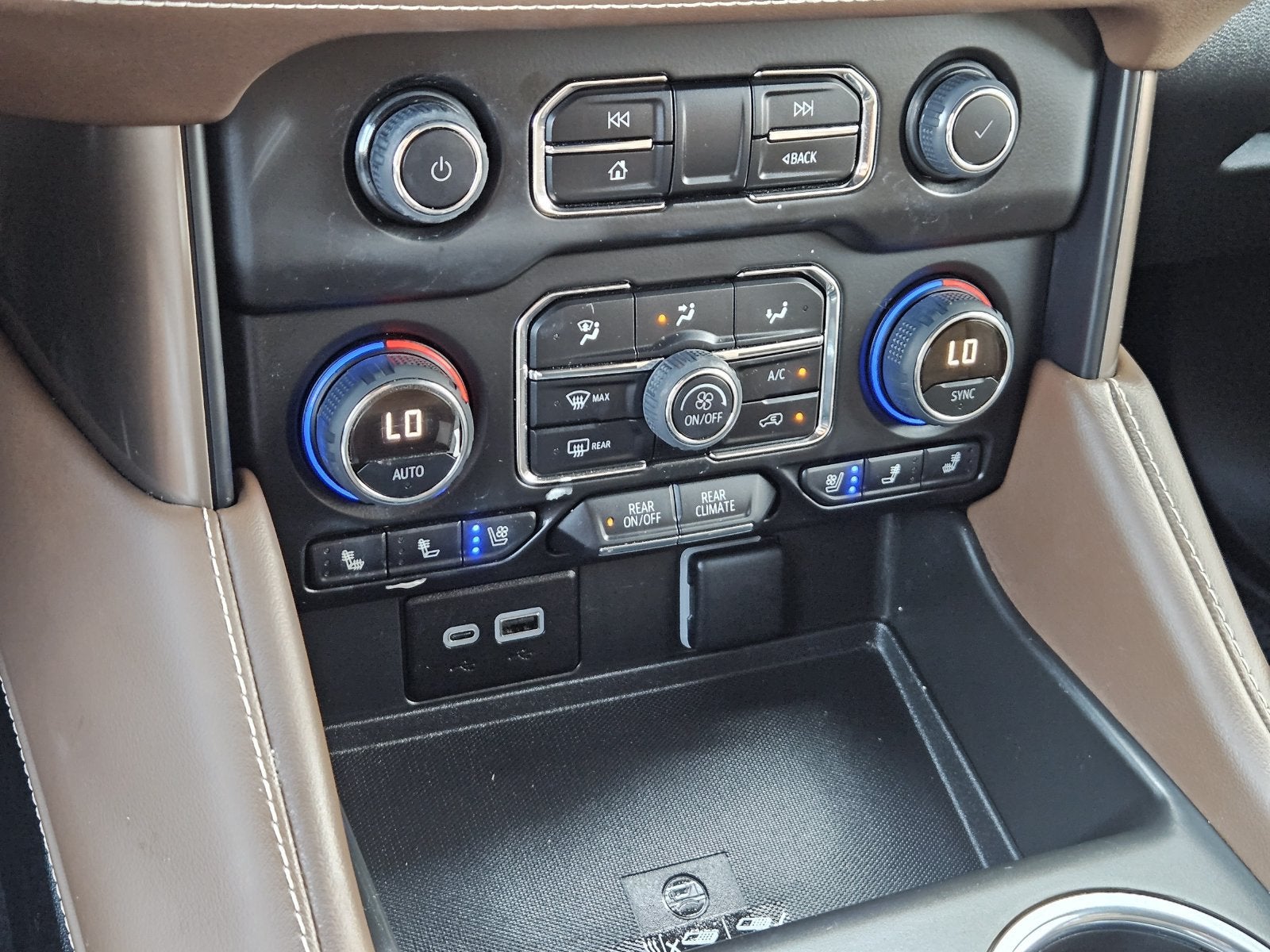 2023 Chevrolet Suburban High Country - Photo 23