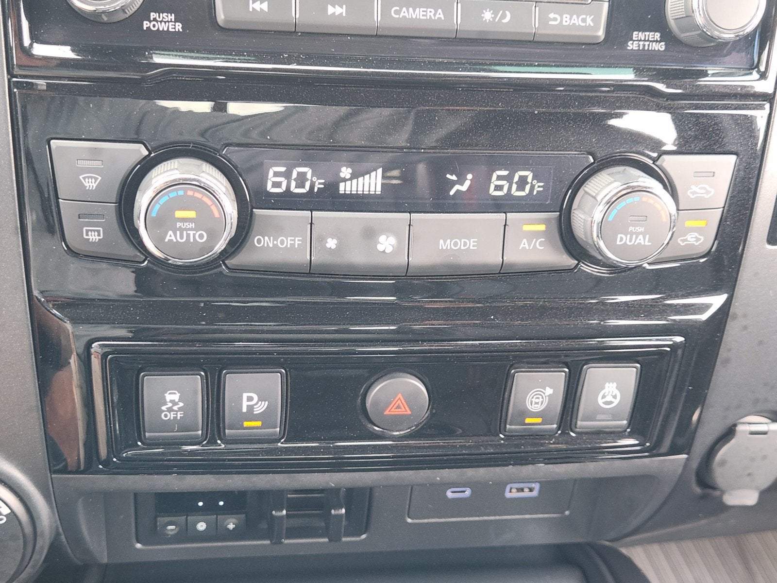 2024 Nissan Titan XD Pro-4X - Photo 23