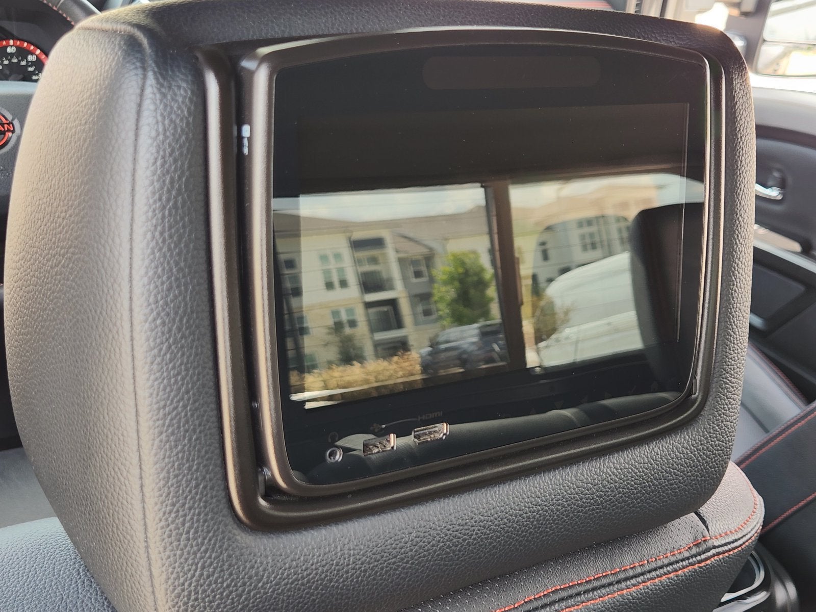 2024 Nissan Titan XD Pro-4X - Photo 35