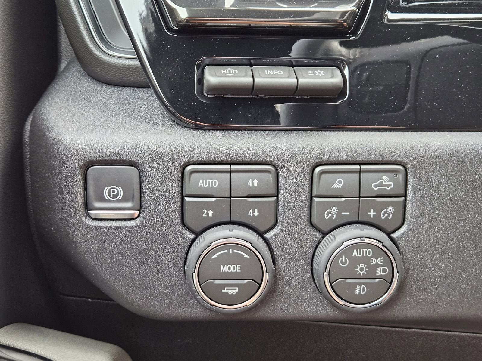 2026 Chevrolet Silverado 2500 HD ZR2 - Photo 23