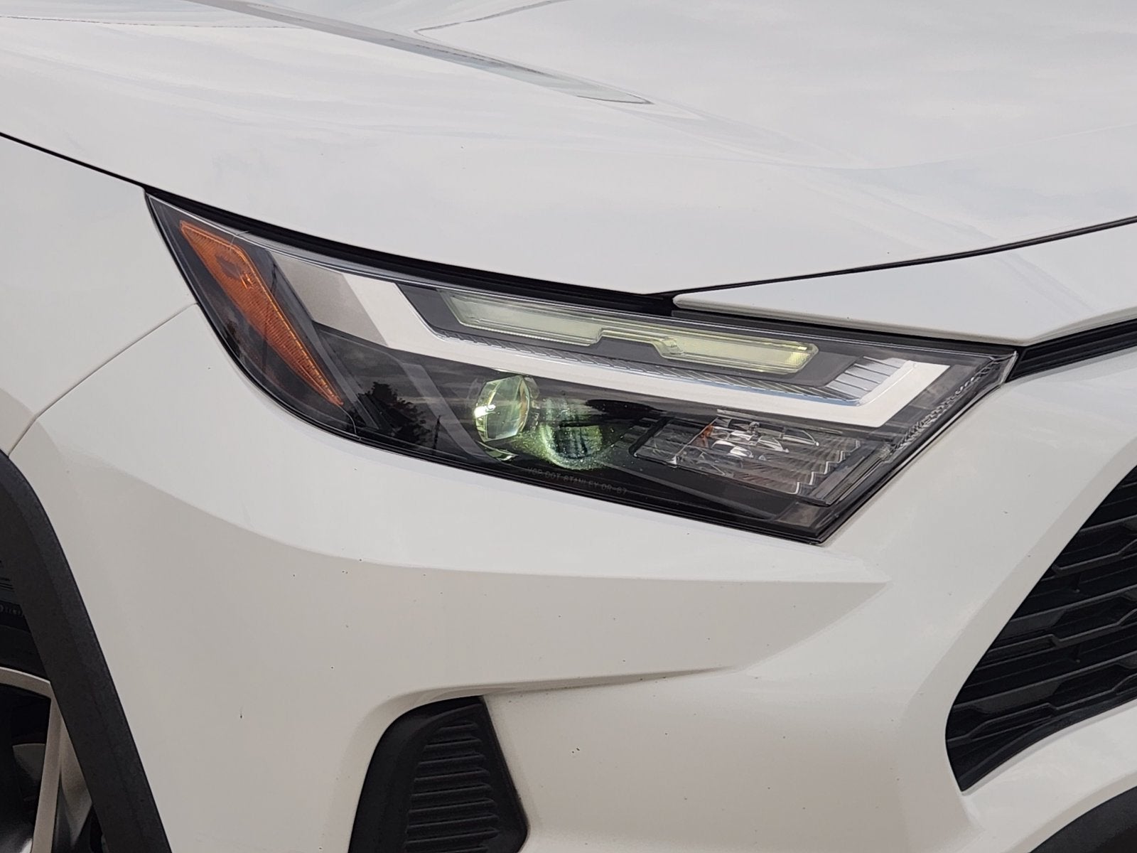 2022 Toyota RAV4 XLE - Photo 11