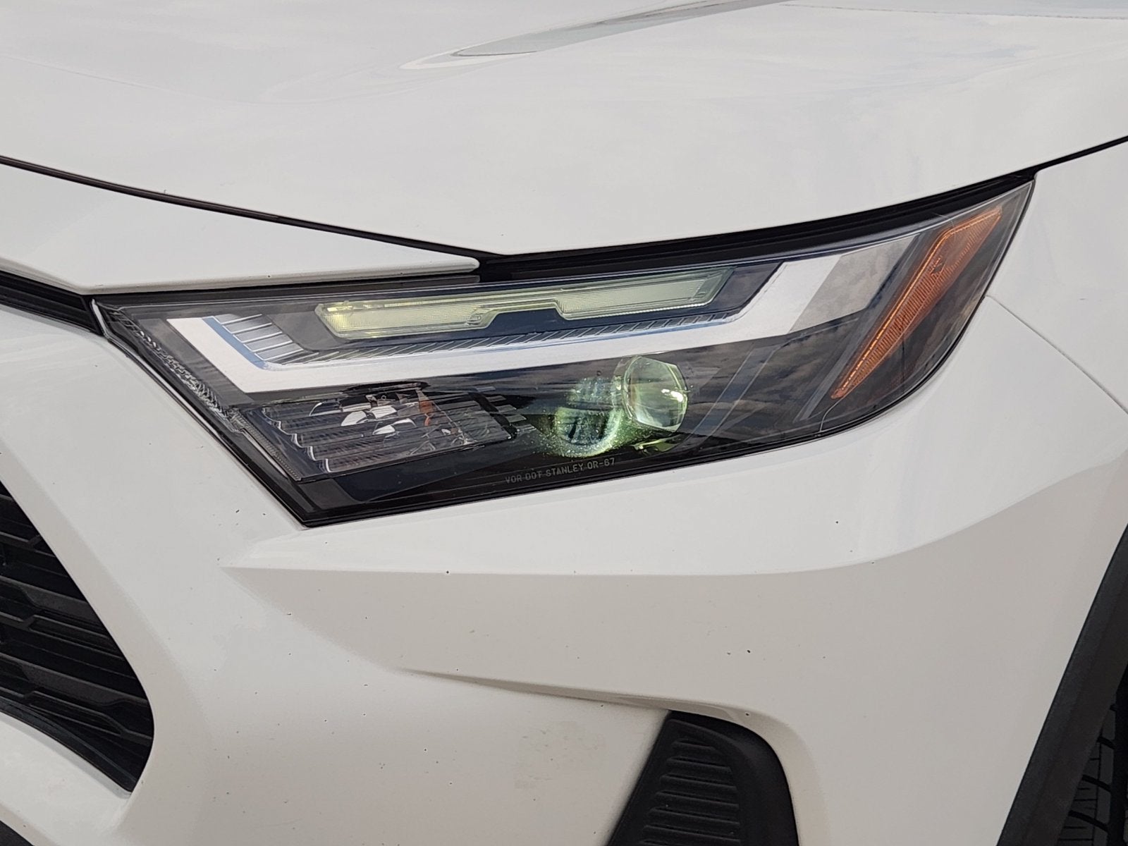 2022 Toyota RAV4 XLE - Photo 12