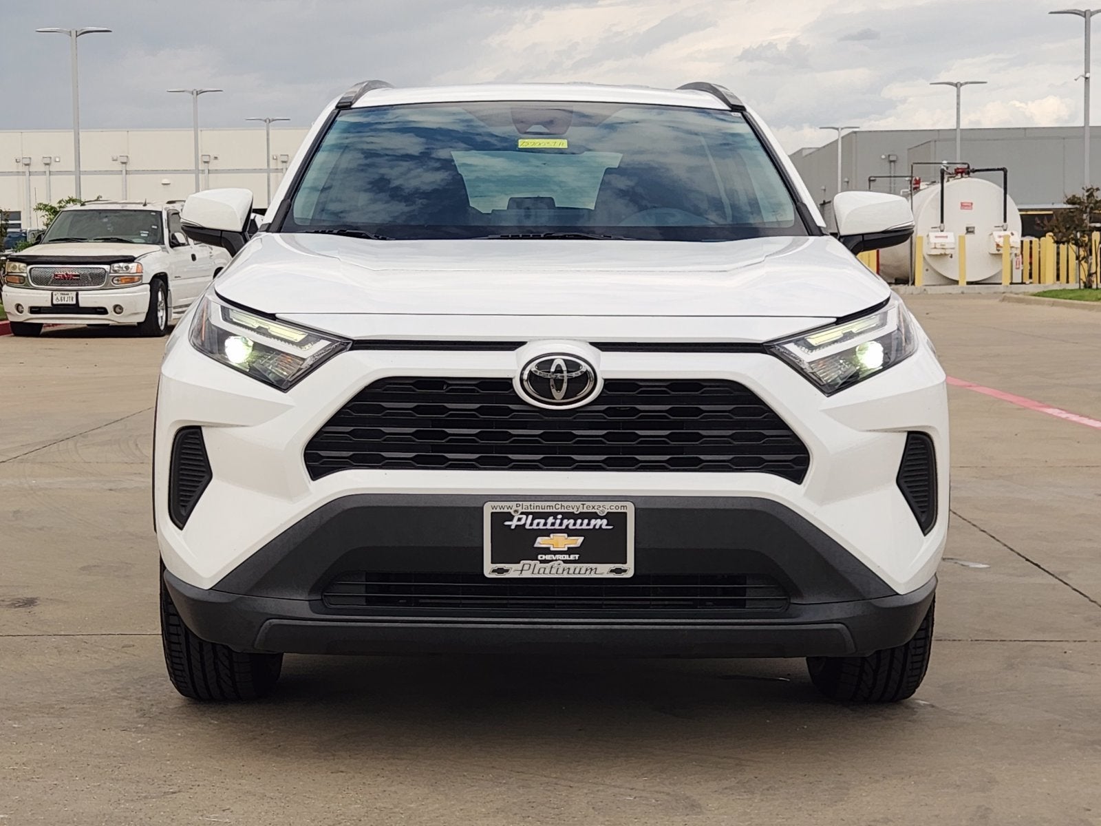 2022 Toyota RAV4 XLE - Photo 6