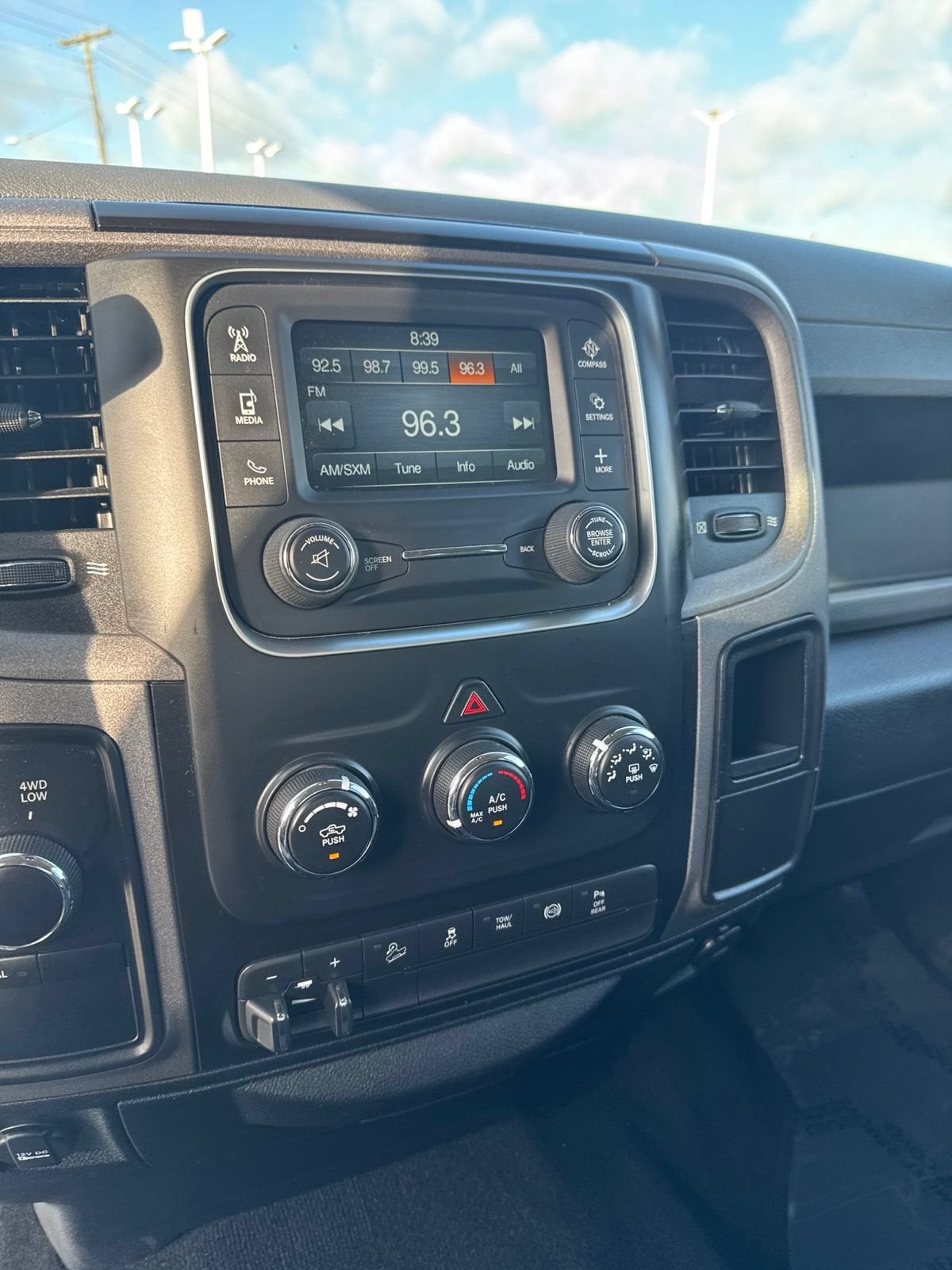 2018 RAM 2500 Tradesman Crew Cab 4x4 6'4" Box