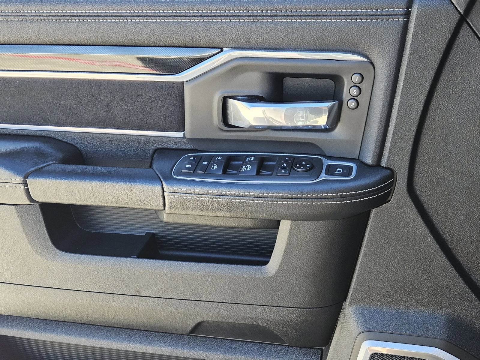 2021 RAM 2500 Laramie Crew Cab 4x4 6'4" Box