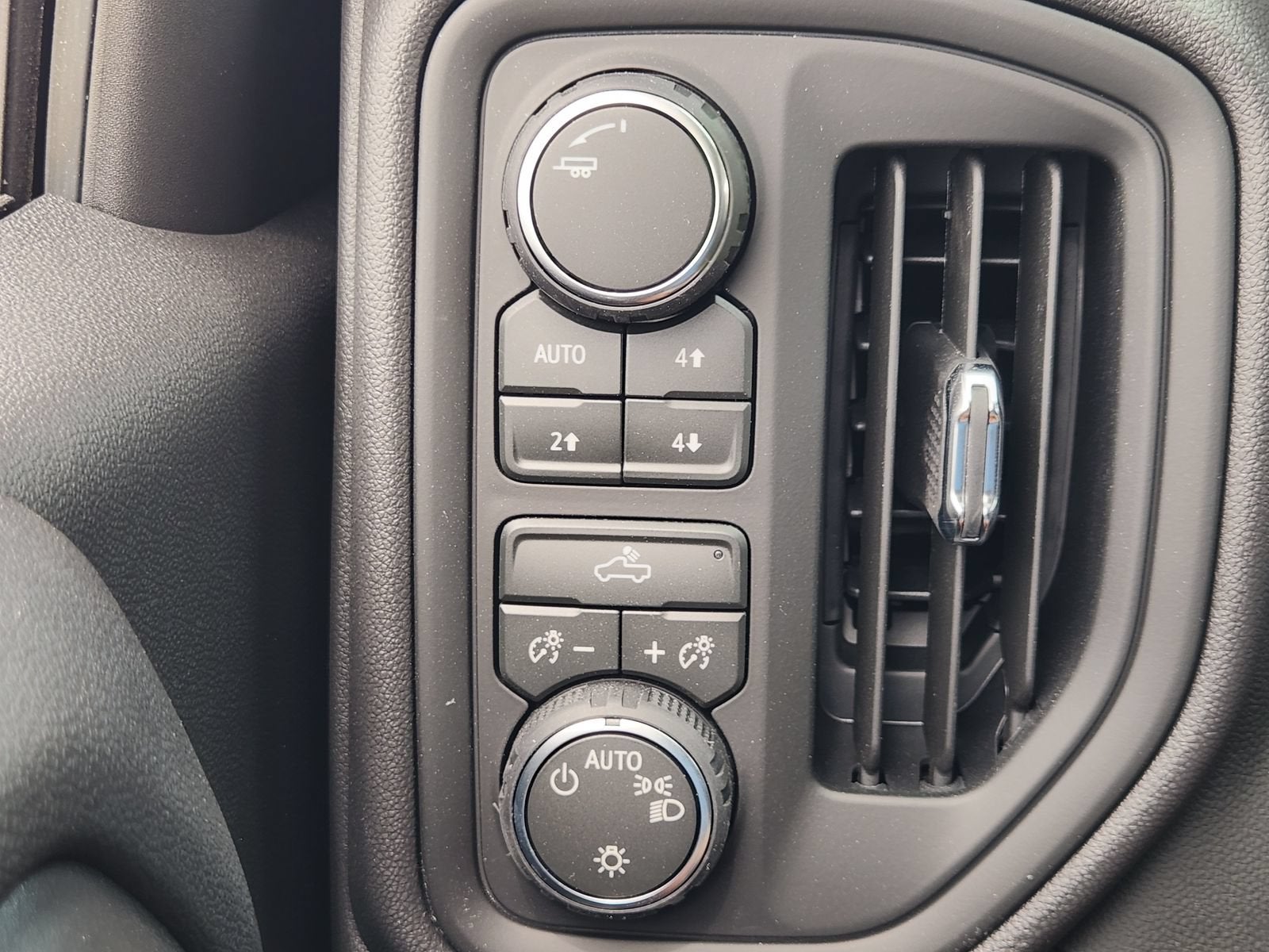2026 Chevrolet Silverado 1500 Custom Trail Boss - Photo 21
