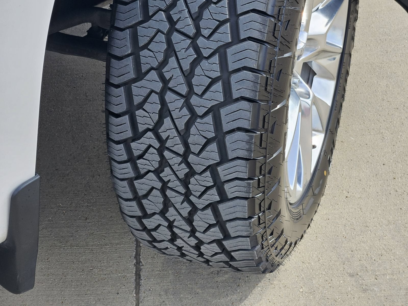 2021 Chevrolet Silverado 1500 LTZ - Photo 15