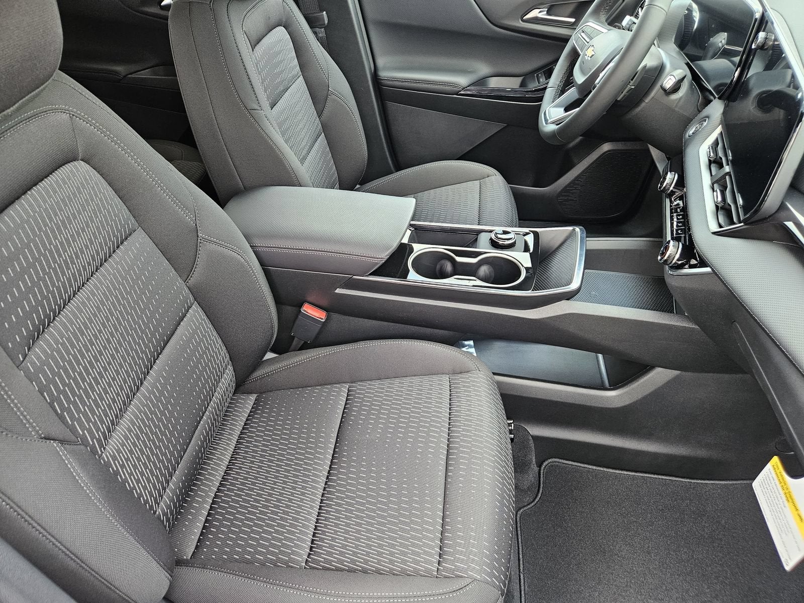 2027 Chevrolet Equinox FWD LT