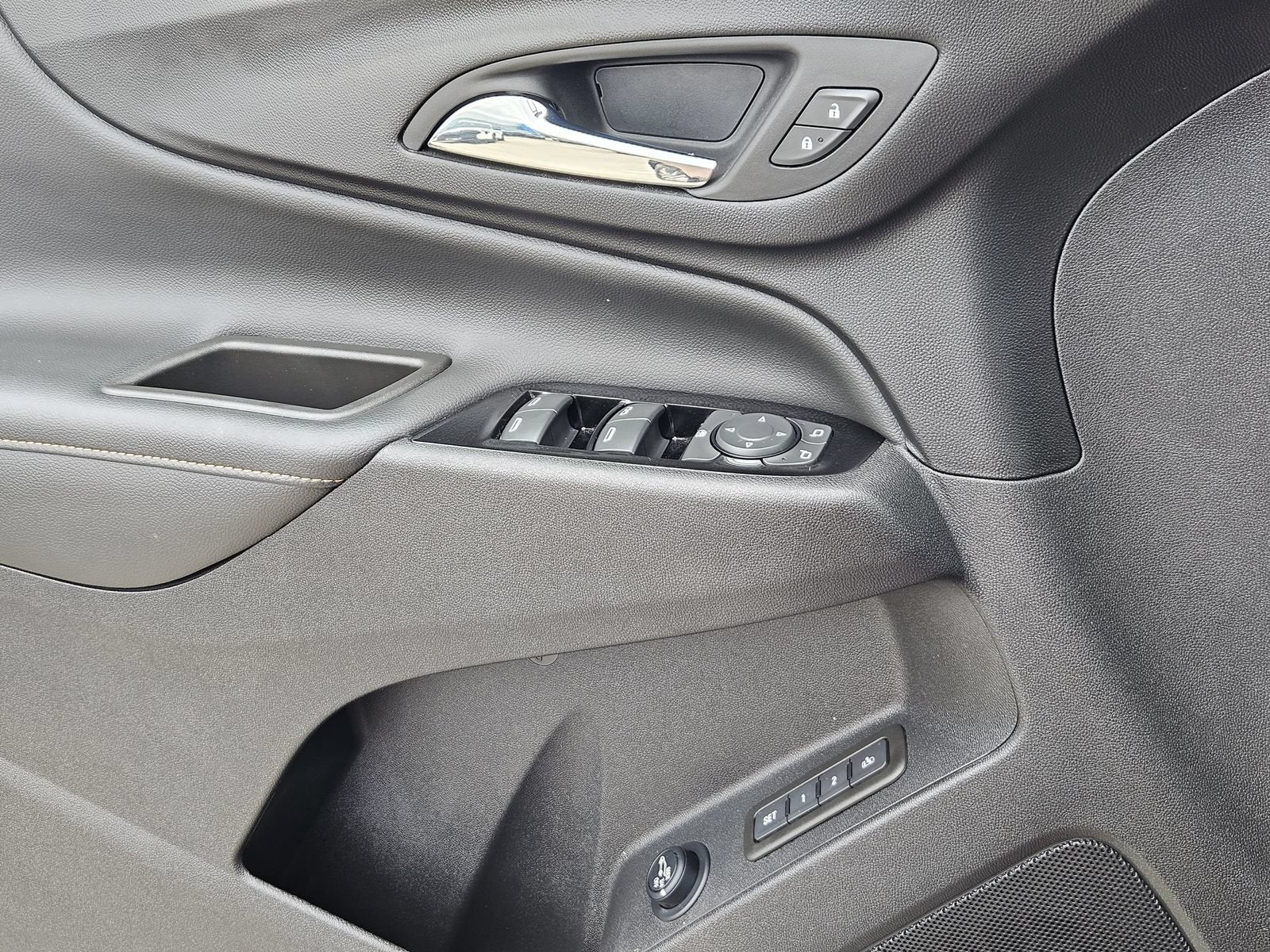 2023 Chevrolet Equinox Premier - Photo 29