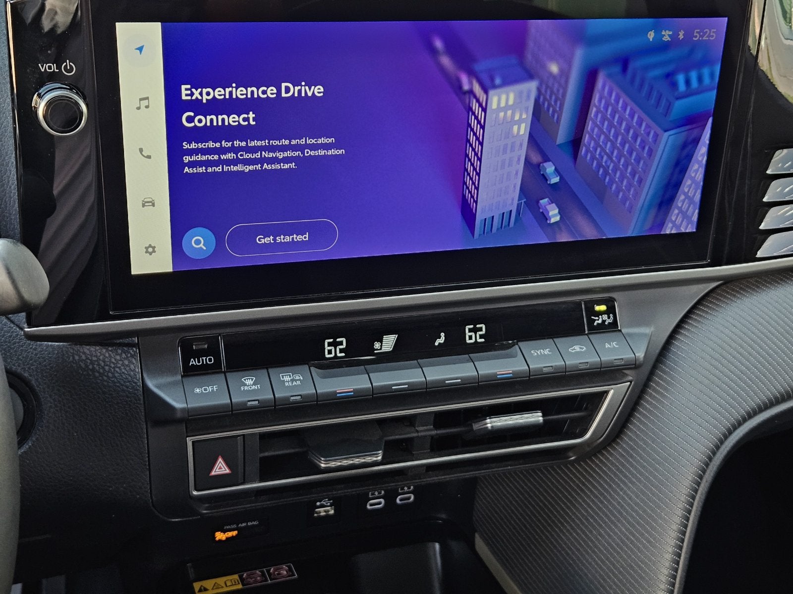 2025 Toyota Camry SE - Photo 20