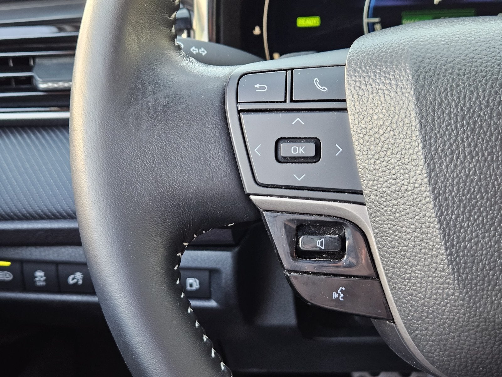 2025 Toyota Camry SE - Photo 25
