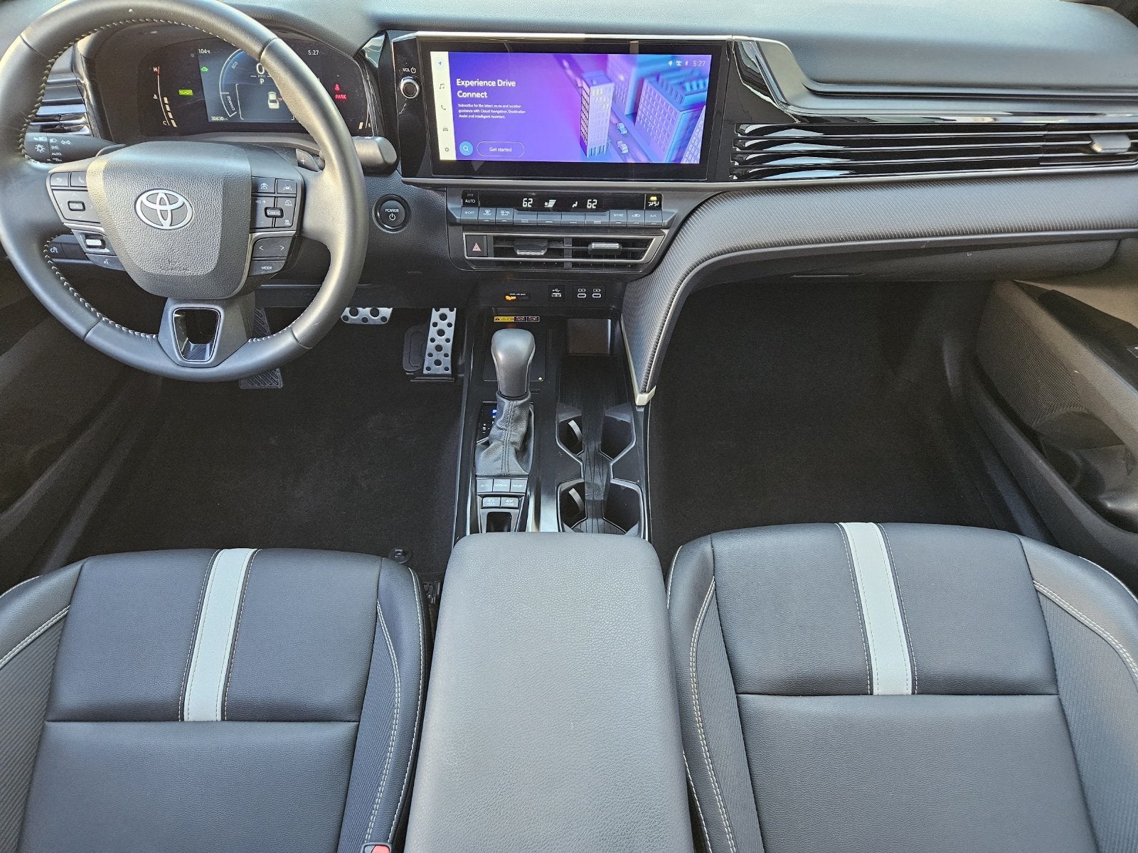2025 Toyota Camry SE - Photo 32