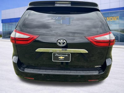 2017 Toyota Sienna XLE Auto Access Seat
