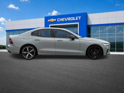 2024 Volvo S60 B5 Plus Dark Theme