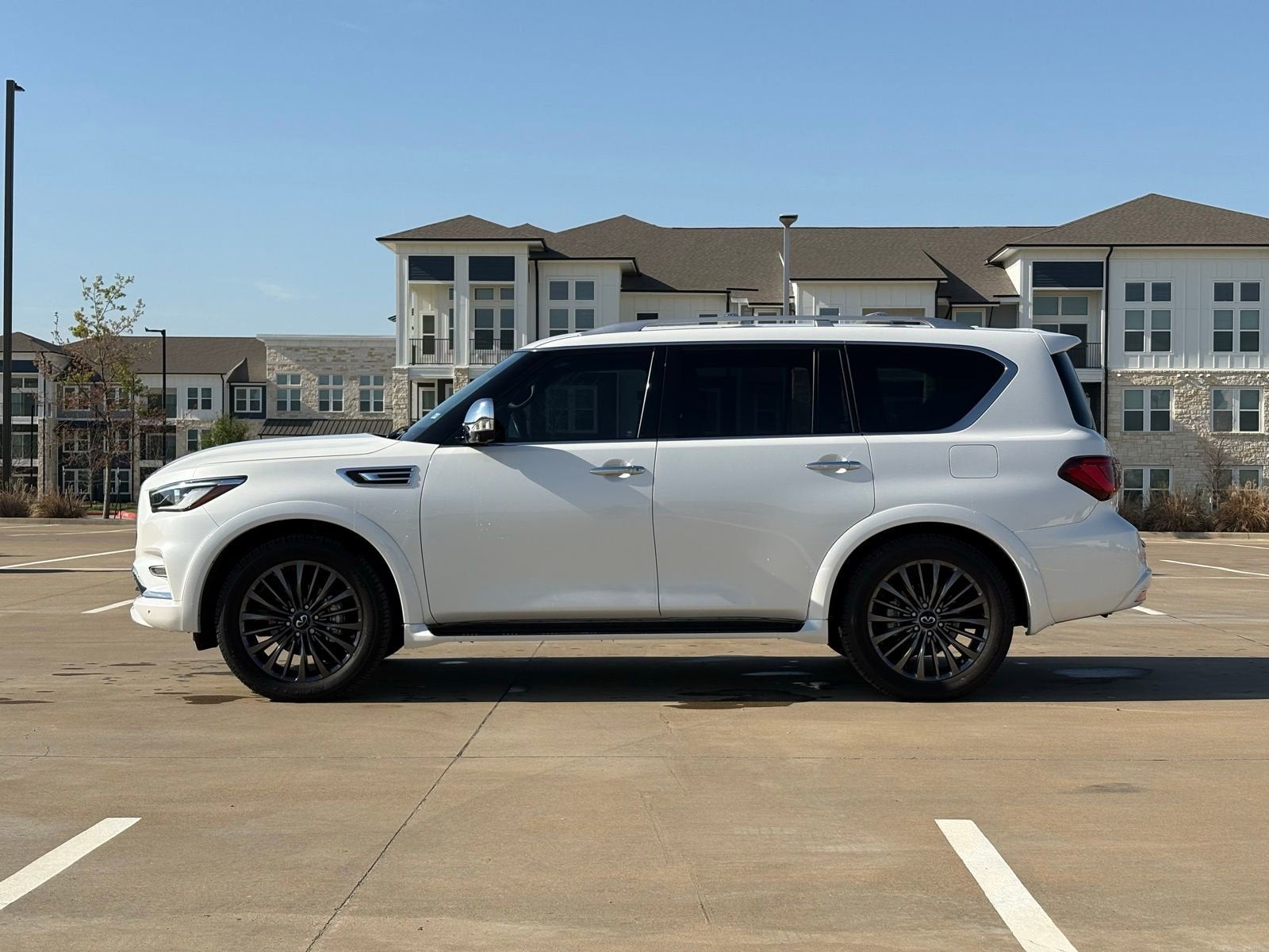 2022 INFINITI QX80 SENSORY AWD