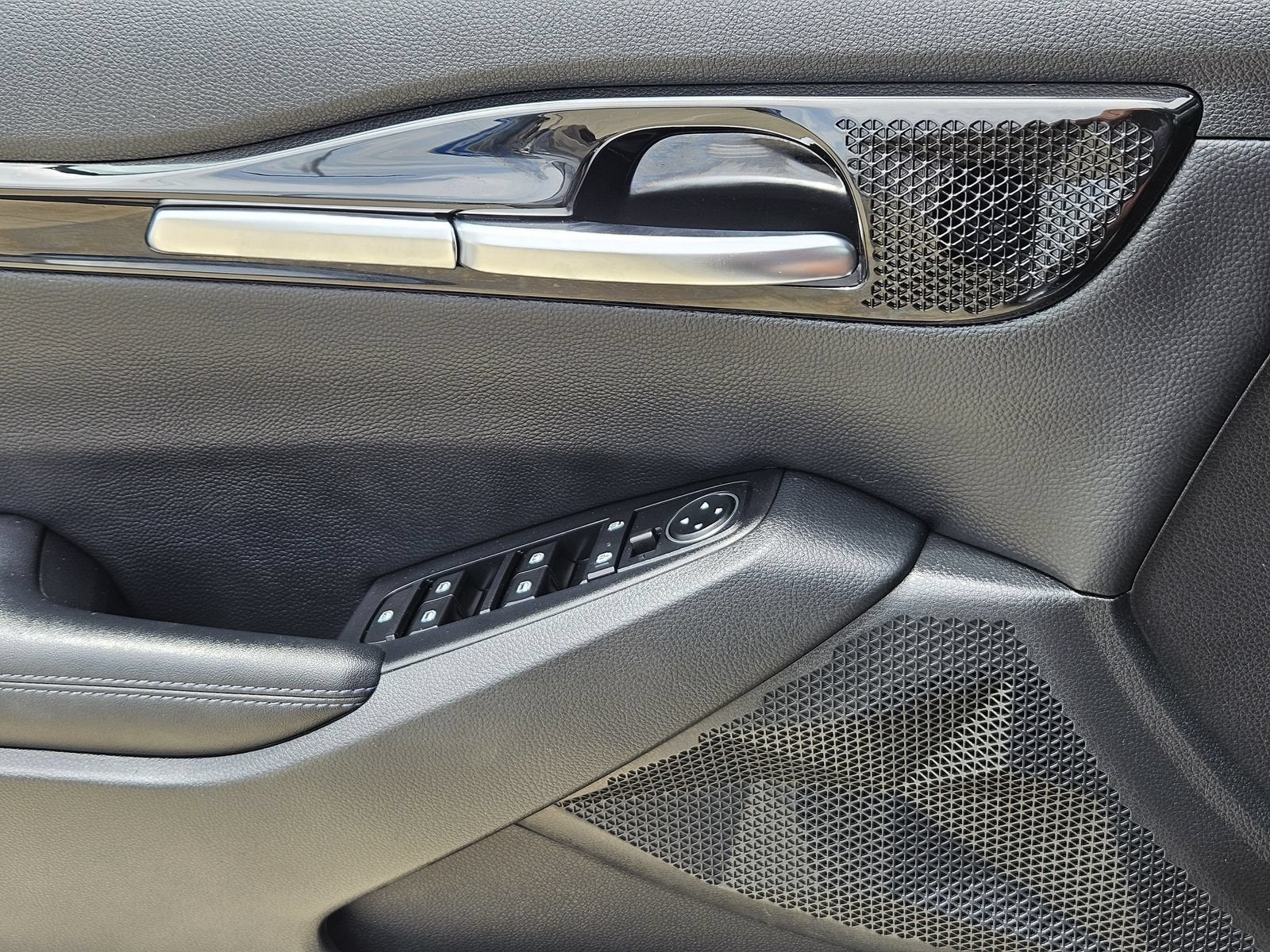 2022 Kia Seltos S - Photo 29