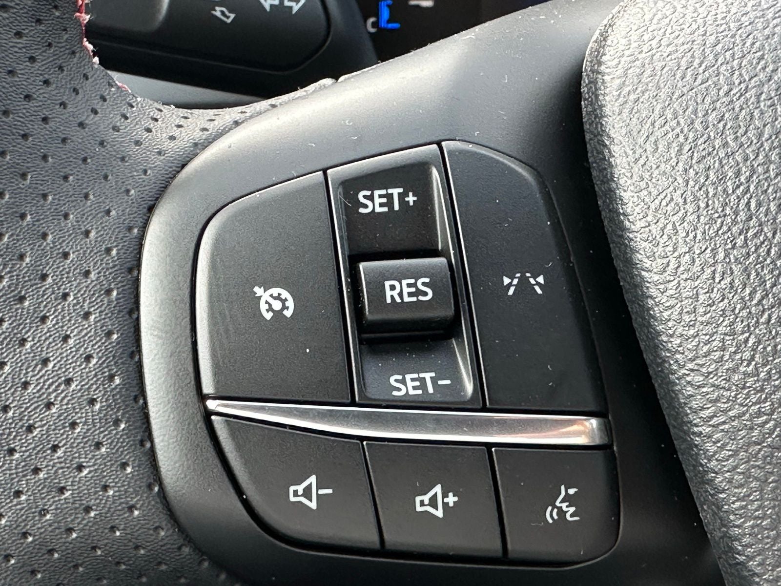 2025 Ford Escape Hybrid ST-Line