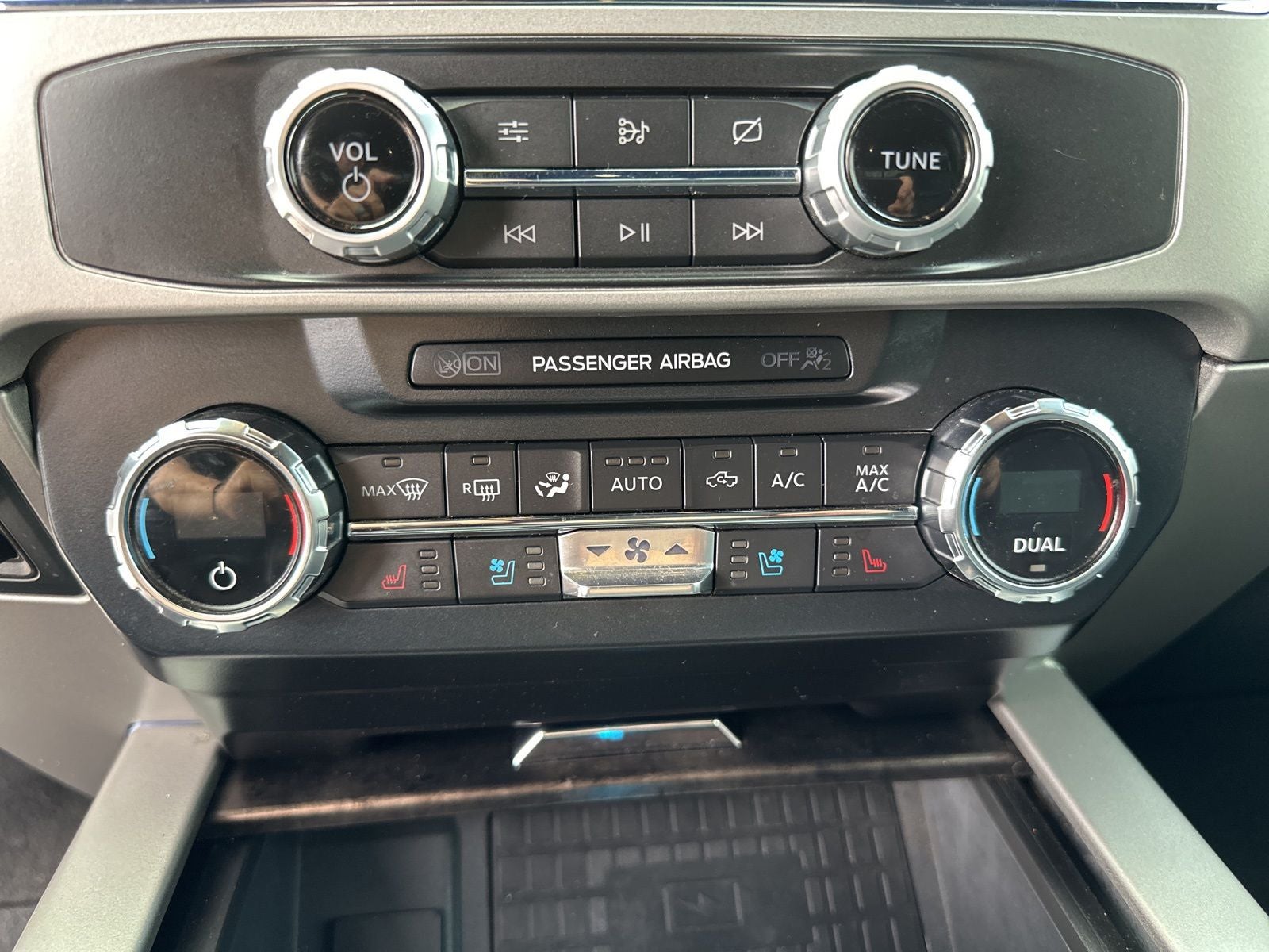 2022 Ford F-350SD Lariat