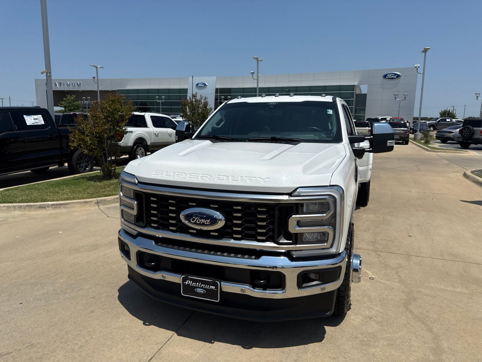 2025 Ford F-350SD Lariat DRW