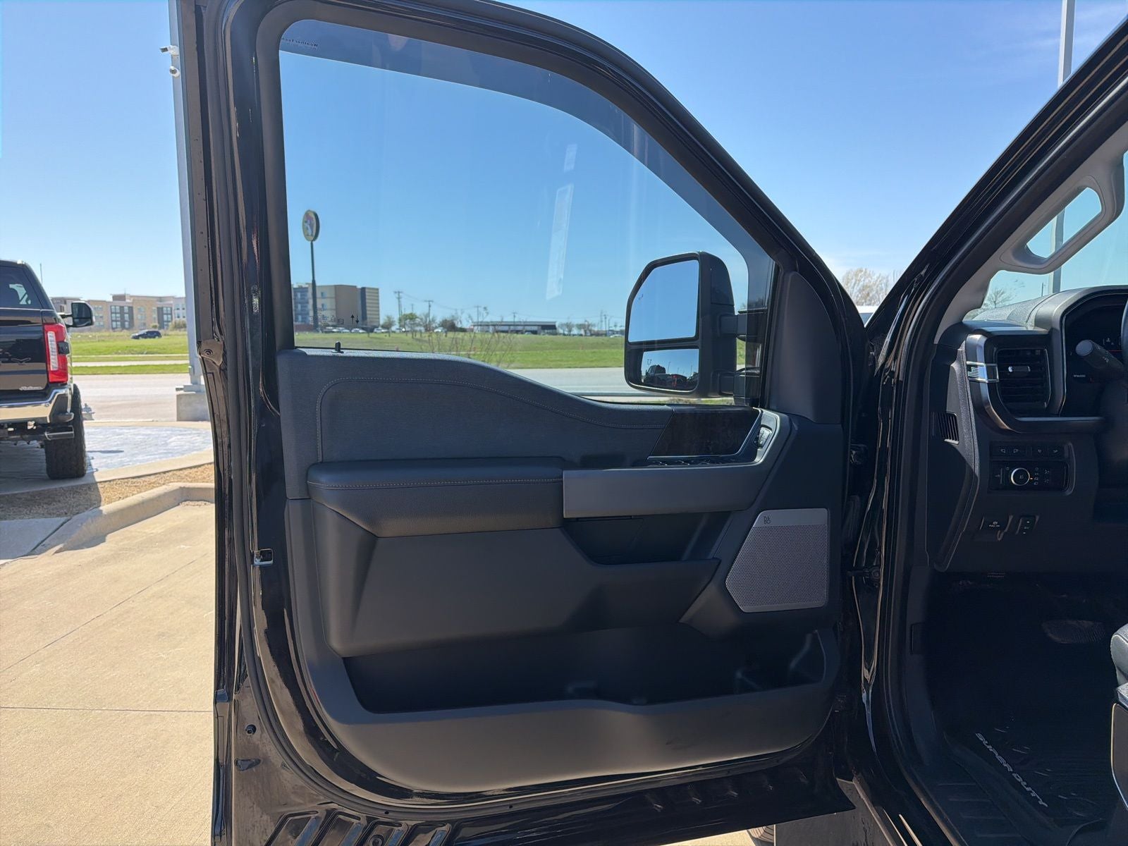 2023 Ford F-350SD Lariat DRW