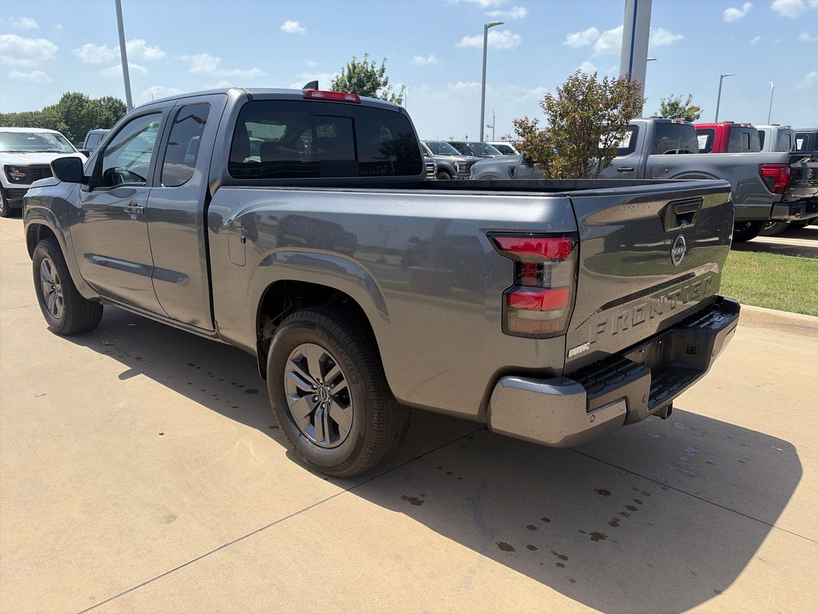 2025 Nissan Frontier SV