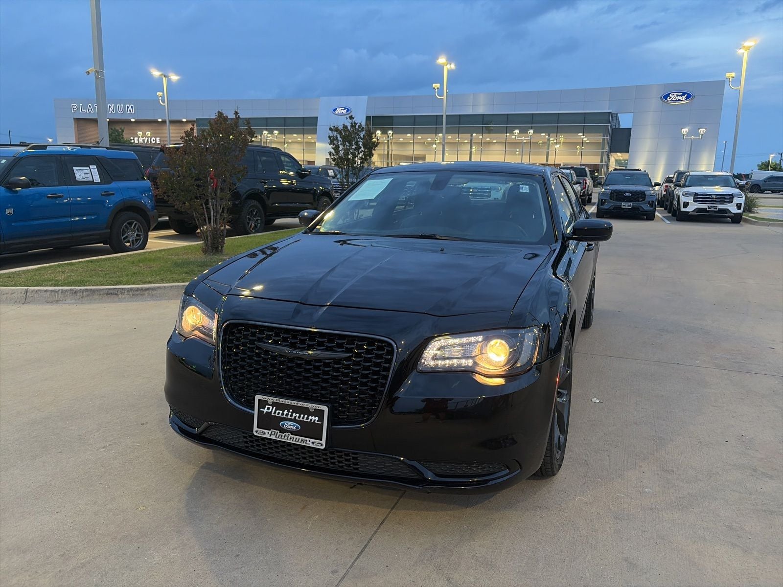 2023 Chrysler 300 Touring