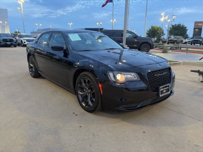 2023 Chrysler 300 Touring