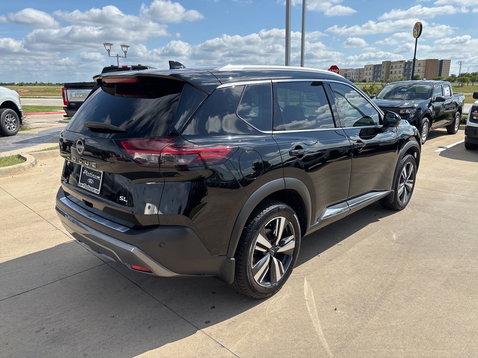 2022 Nissan Rogue SL
