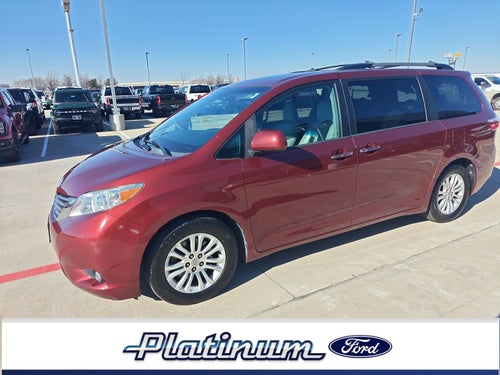2015 Toyota Sienna XLE 8 Passenger