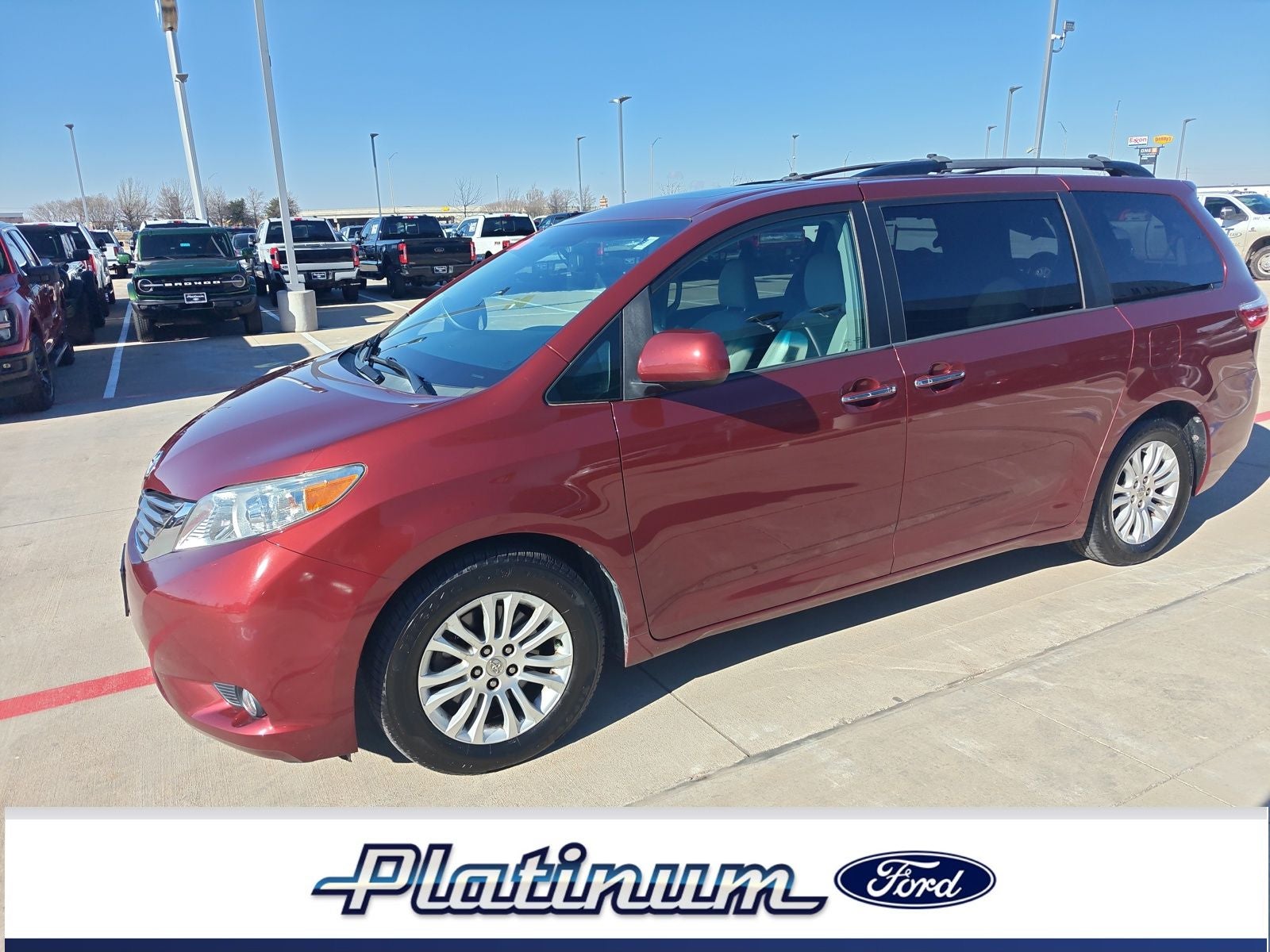 2015 Toyota Sienna XLE 8 Passenger