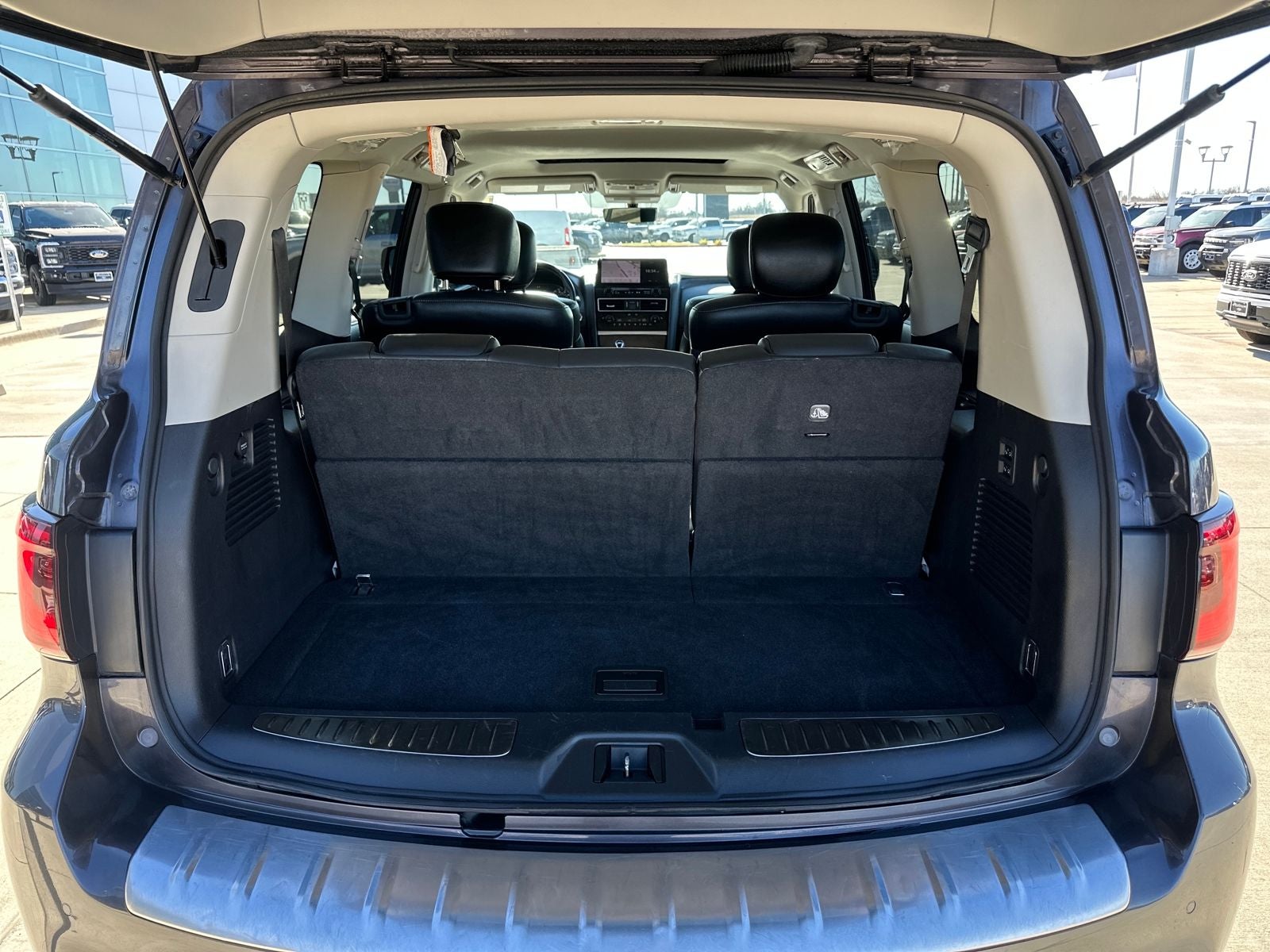 2024 INFINITI QX80 LUXE