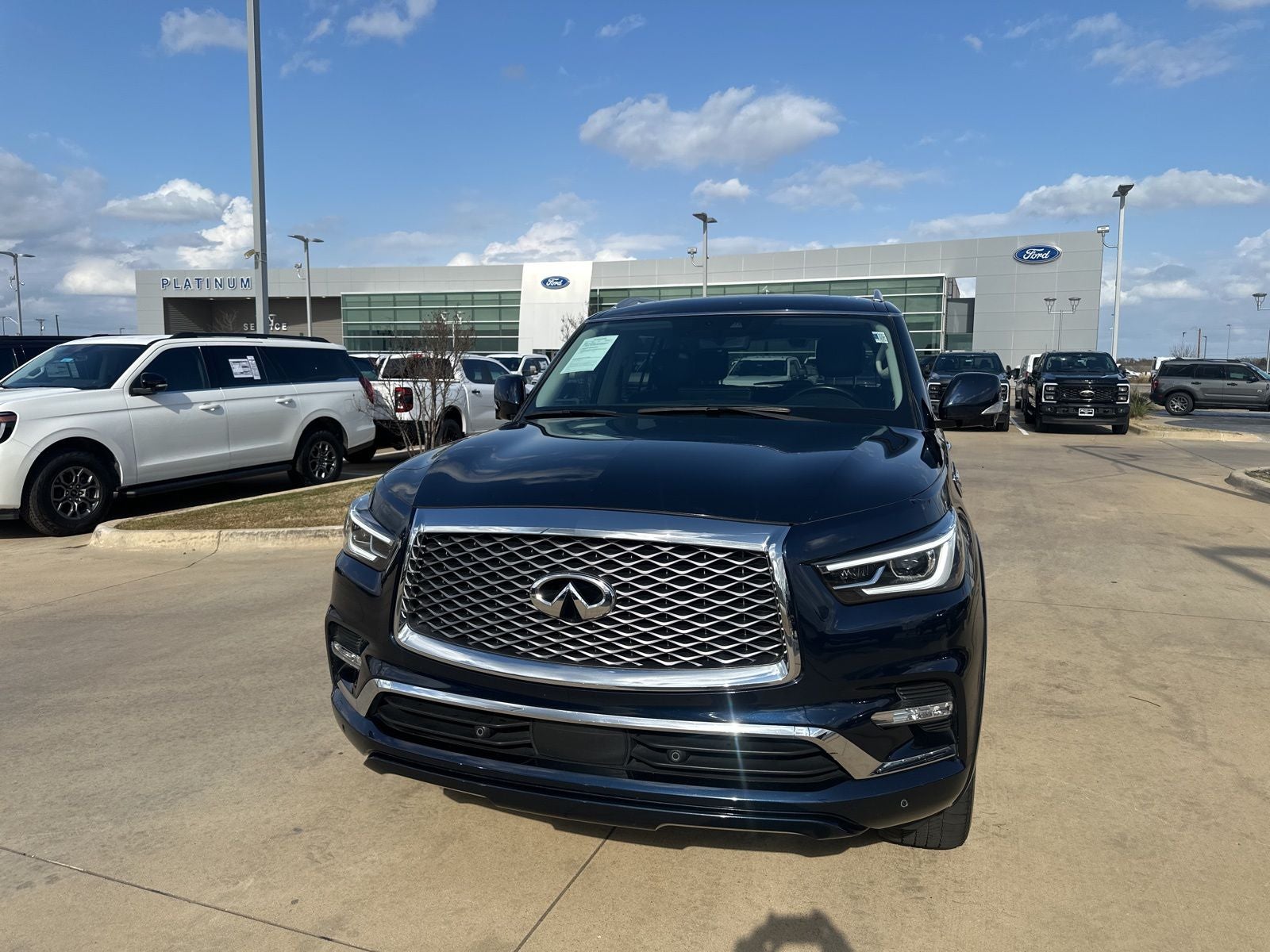 2024 INFINITI QX80 LUXE