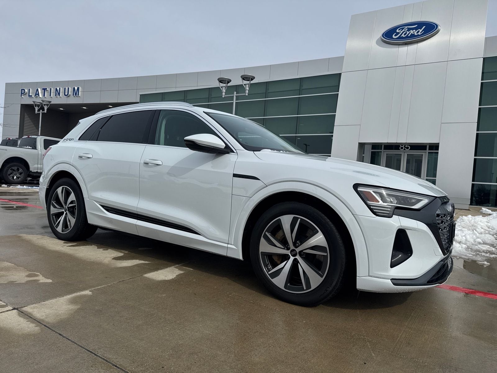 2024 Audi Q8 e-tron Premium quattro